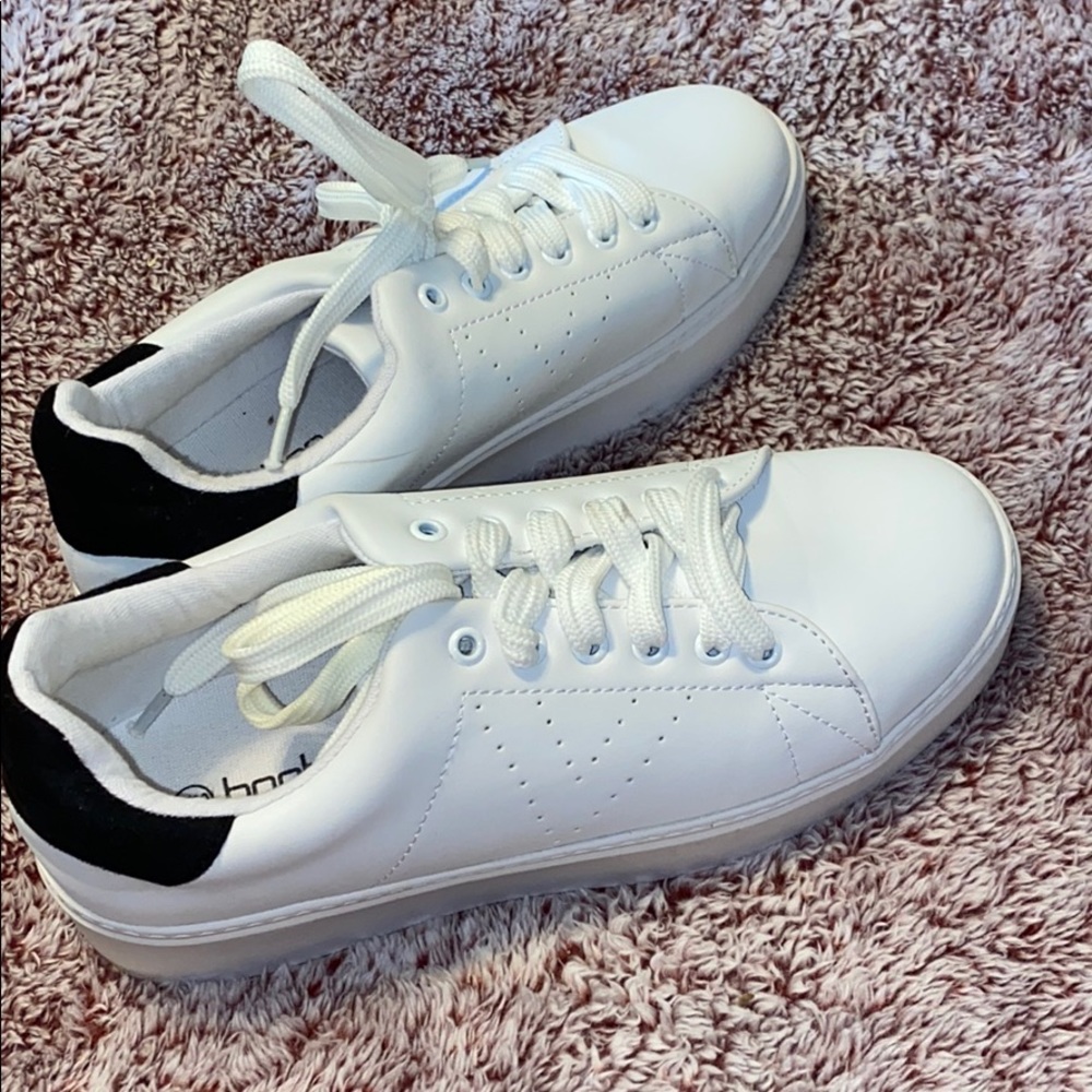 Boohoo sneakers size 8